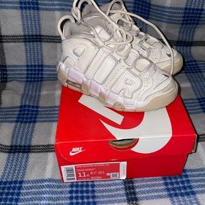 Nike air more uptempo